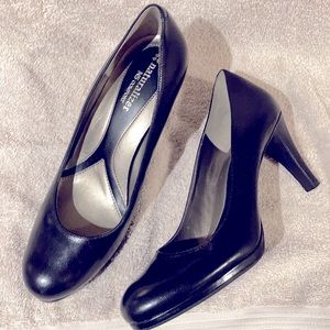 Naturalizer Women's Lennox Pump, Black, Size 8